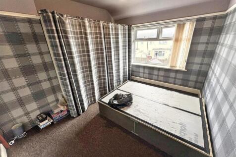Bedroom 3 (2).jpg