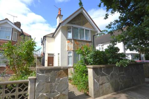 36 Derwent Road sunny lhs b.JPG