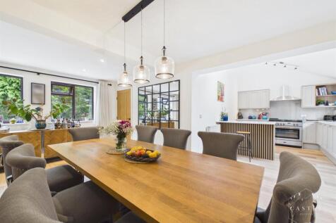 OPEN PLAN LIVING KITCHEN