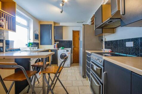 5-bed house on Bedford Street, Roath, £2,925/mo