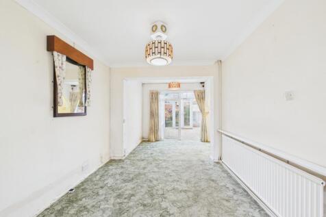 CAM02023G0-PR0175-STILL013