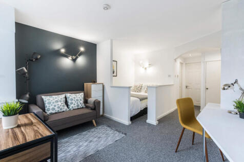 1-bed flat on Burley Road, Leeds, £646/mo