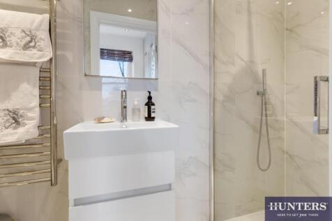 Primary Bedroom En-suite