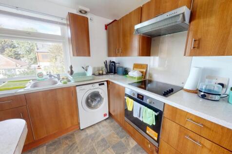 Kensington Avenue, Thornton Heath photo 3
