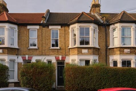 London, E10 - property photo