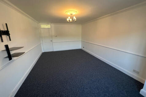 Rosslyn Court, Runnymede Road, Essex, SS17 photo 5