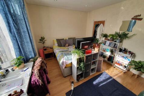 Ground floor front b