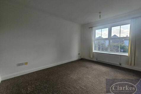 127 Richmond Park Road, Charminster, Dorset photo 3