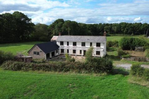 5.65 Acres - Bow, Crediton, Devon, EX17. 3 bedroom detached house for sale