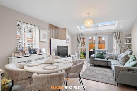 Living Room / Dining Area