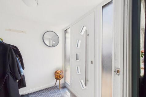 ENTRANCE PORCH