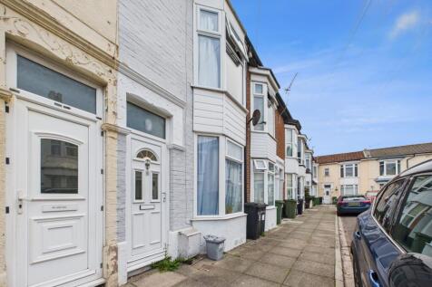 2-bed terraced on Power Road, Fratton, £1,150/mo
