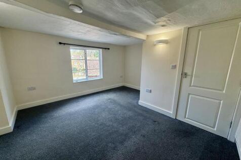 Bedroom 1 (1/2)
