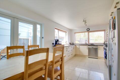 Kitchen &amp; Diner