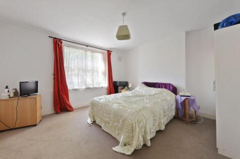 01-38b9JHPropWorld - 20a Peak Hill Avenue - 3 (1)-