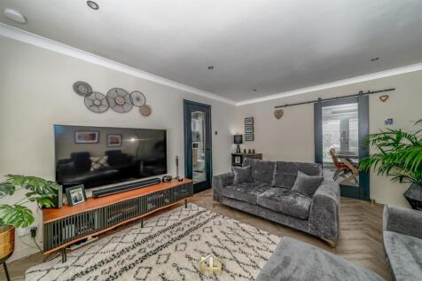 18 LOCHINVER CRES DD2 4UG 020726 EDIT (15).jpg