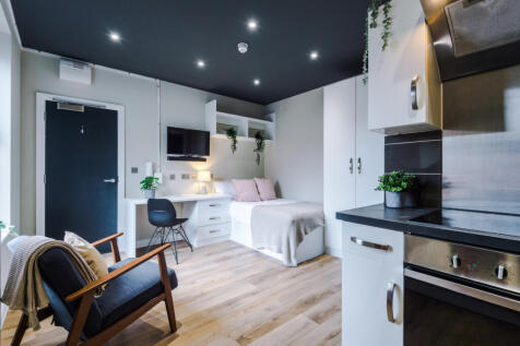 Flat 8, UNW, 1