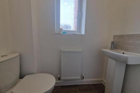 Frickley Drive, South Elmsall, PONTEFRACT photo 5