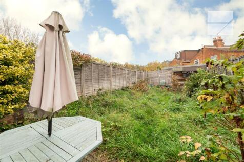 8 Connaught Road_0039.jpg