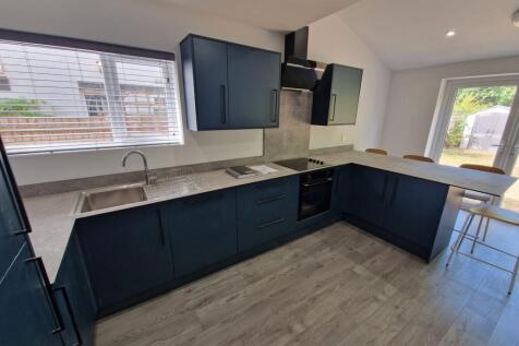 128 Bury Road, Leamington Spa photo 4