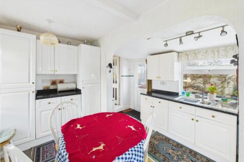 Kitchen / Breakfast Room