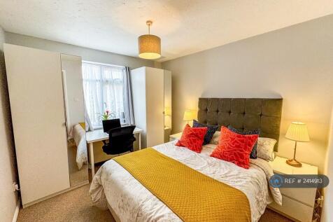 Catherine Court, Ilford, IG2 photo 4