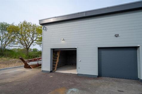 Industrial unit Yacht Haven 25 5.jpg