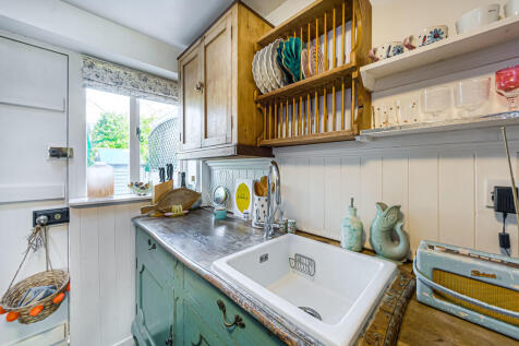 5 Arun Street    ...