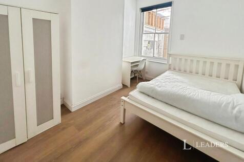 Woodside Road, Southampton, Hampshire, SO17 photo 5