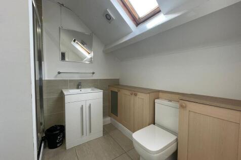 Large Double En-Suite Room, Rectory Road, Saltwell photo 3