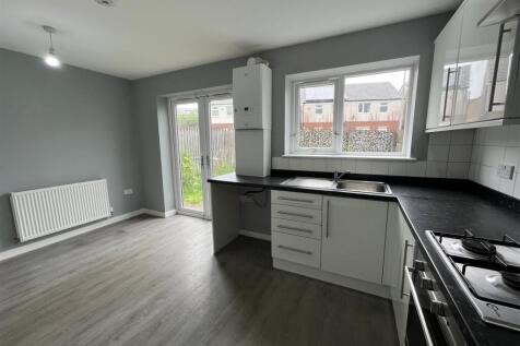 Eaglesfield Drive, Bradford photo 3