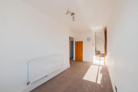 13 Station Rd-15.jpg