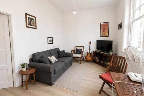 Lounge OLD- 7a Duke St August 26.jpg