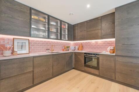London, E16 - property photo