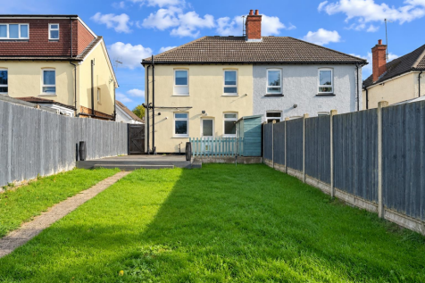 FURNISHED- Addison Road, Desborough, Kettering photo 2