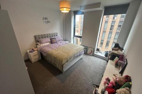Neptune Place, L8 photo 4
