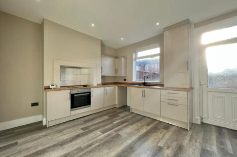 2 Bedroom Terraced for Rent