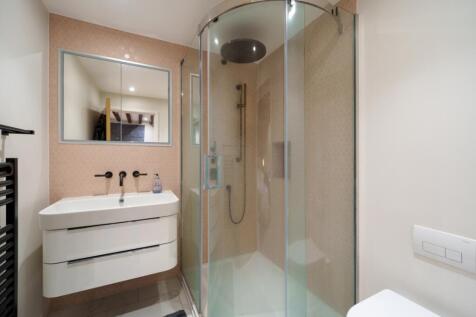 Aberdeen Wharf 1 ...