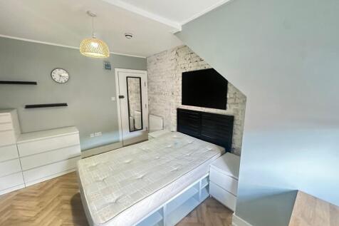 En Suite 5, 76 Park Street, Luton, Bedfordshire, LU1 3EU photo 3