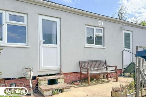 2 Bedroom Park Home for Sale