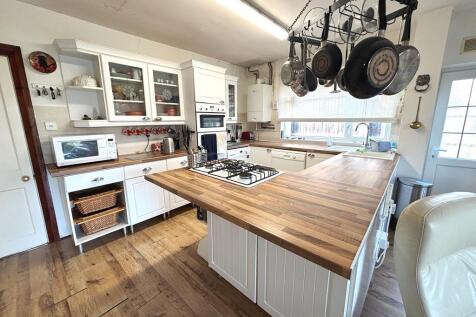 Kitchen.JPG