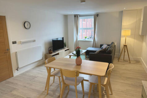 Rent Includes All Bills, Exeter photo 3