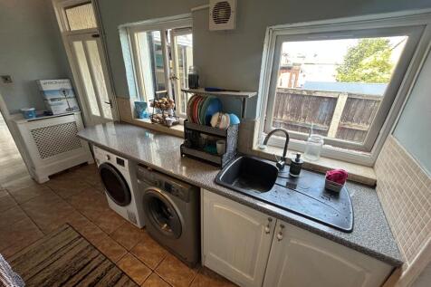Saxon Street, Burton Upon Trent, Stapenhill, DE15 photo 5