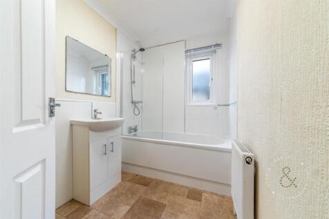 Albany-Road-First-Floor-Flat-03.jpg