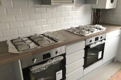 6-bed house on Donnington Bridge Road, £4,500/mo