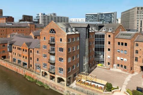160426_3_EMBANKMENT_131.jpg