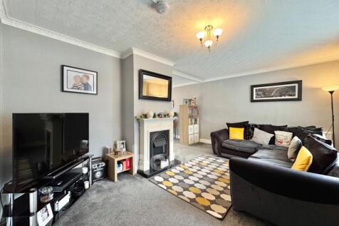 Sloan Street, Catrine lounge