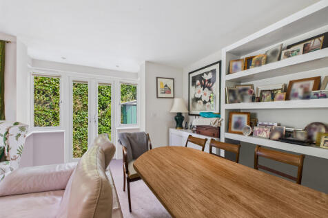 CAM02909G0-PR0464-STILL016