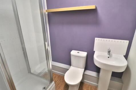 SHOWER ROOM/W.C