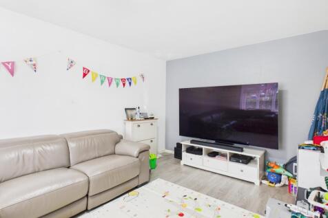 CAM03729G0-PR0132-STILL002